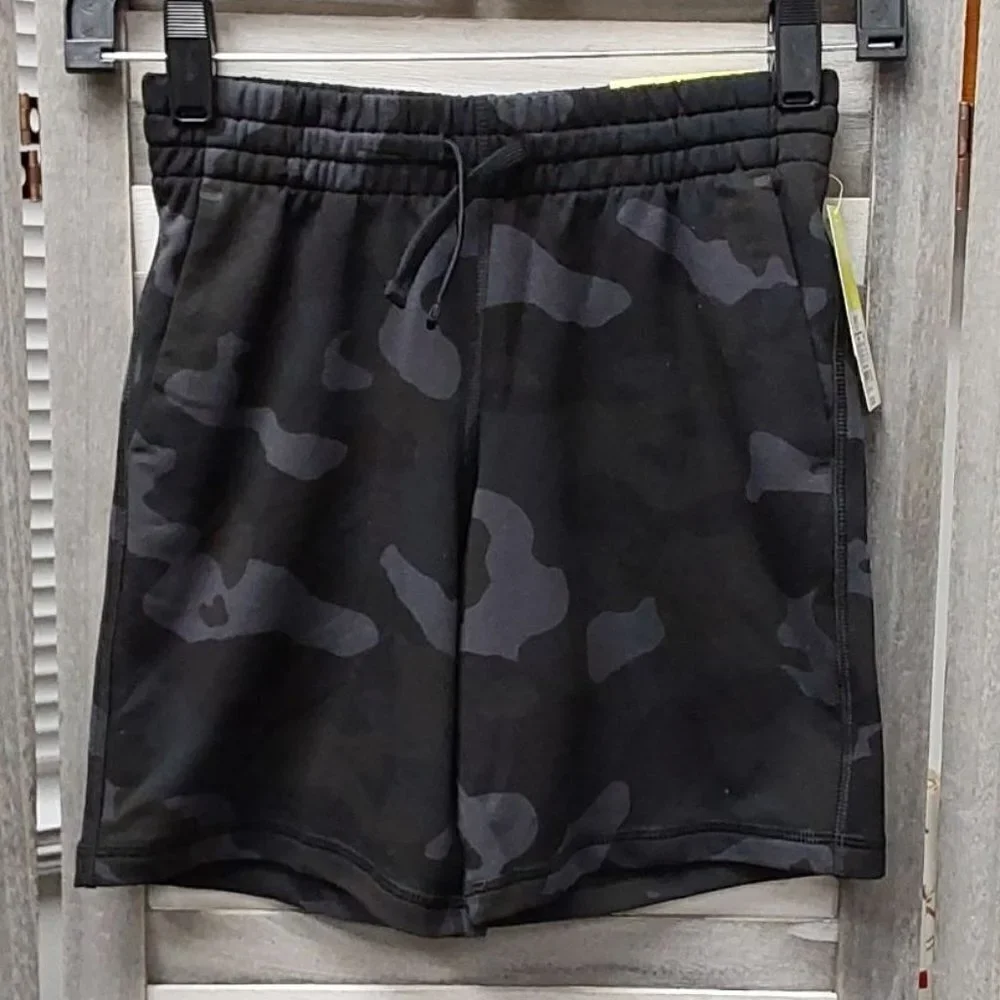Boys' Core Shorts | All in Motion | S (6/7)
